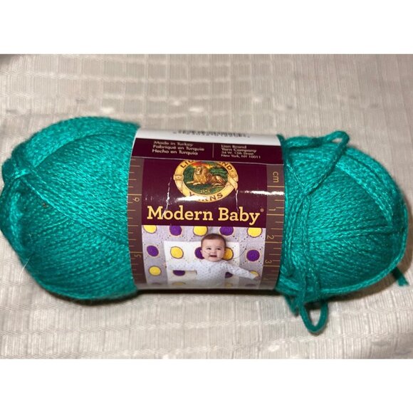 1 Skein Discontinued Lion Brand Modern Baby DK Wt Yarn Color 130 Green - Picture 1 of 4